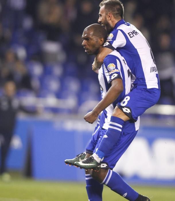 El Deportivo firma una gran victoria en Riazor y sale de puestos de descenso.