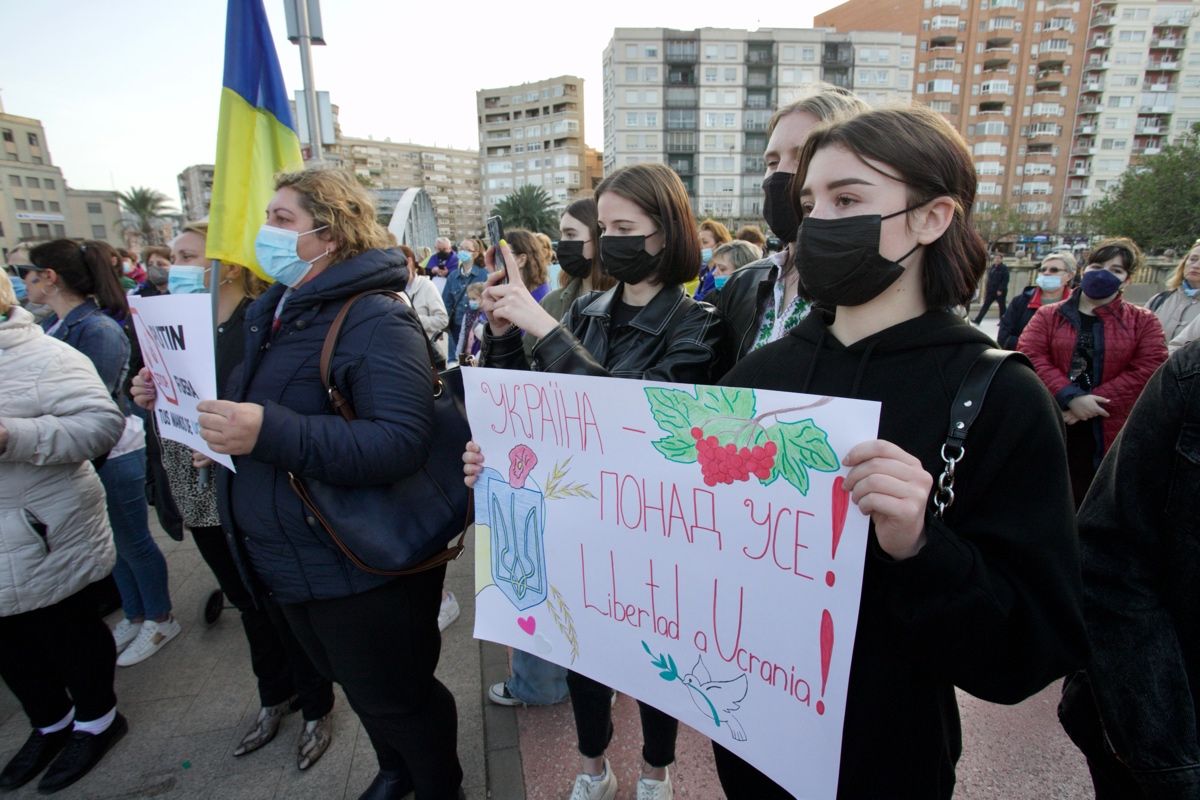 Concentración de ucranianos en Murcia para defender la paz en su país