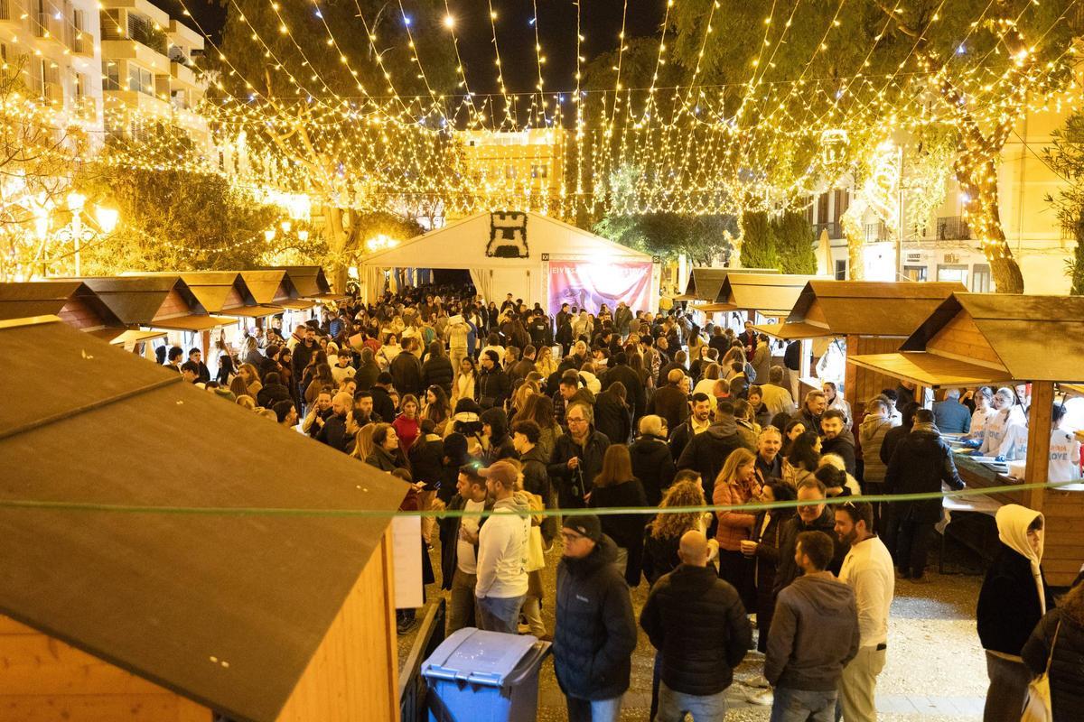 Vista general del passeig de Vara de Rey el dia de l’Eivissa Jove Festival.
