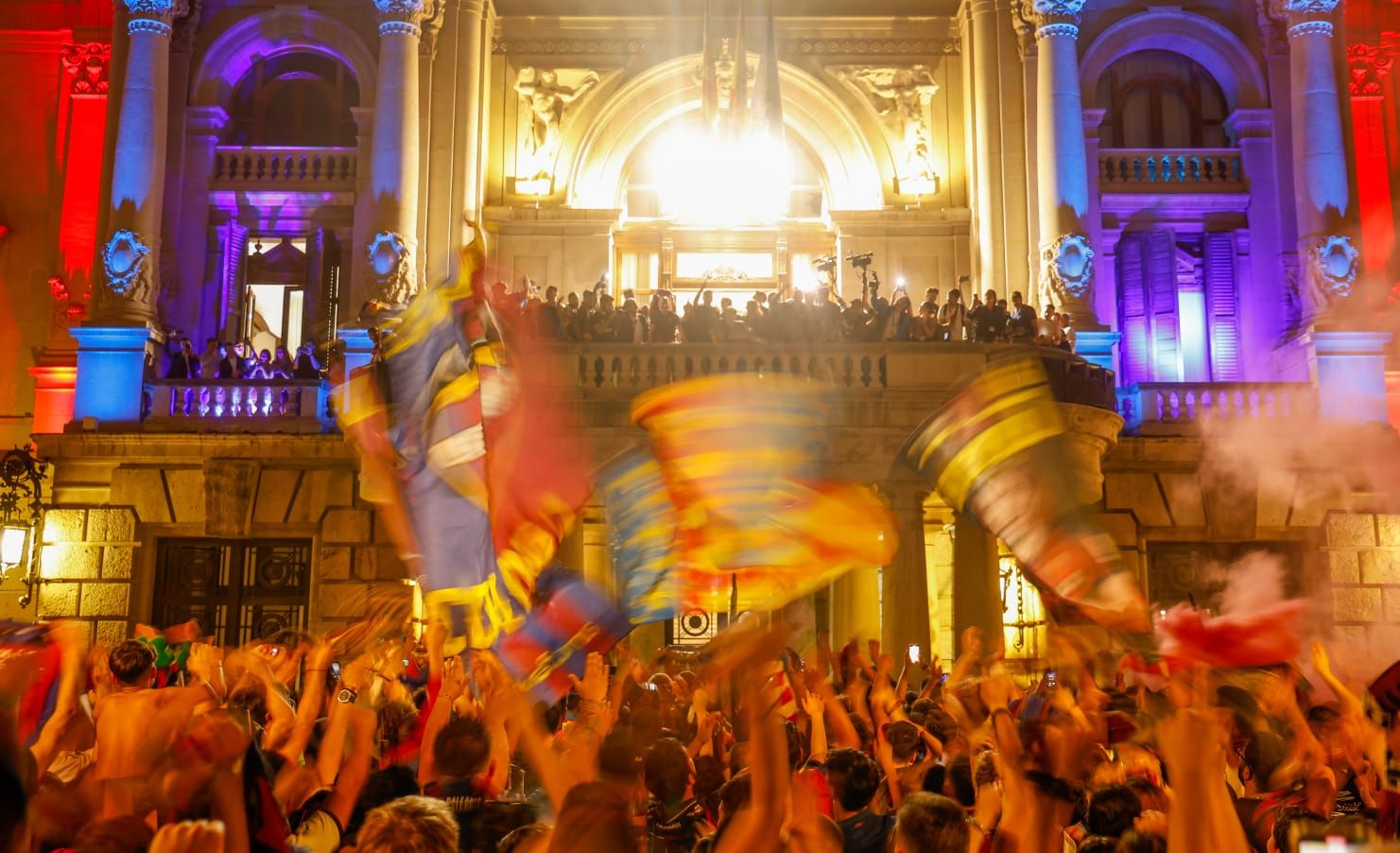 Todas las fotos de la rúa del Levante UD por su ascenso a Primera División