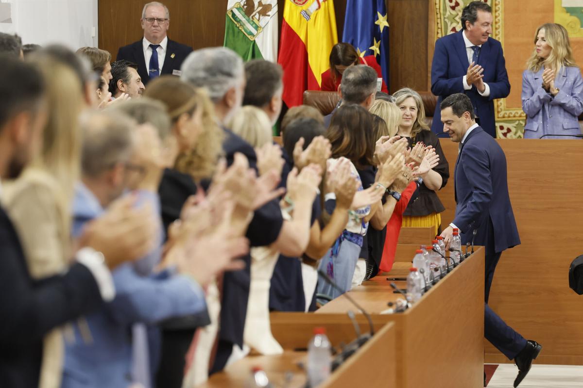 Juanma Moreno, investido presidente de la Junta de Andalucía tras alcanzar un acuerdo con Vox