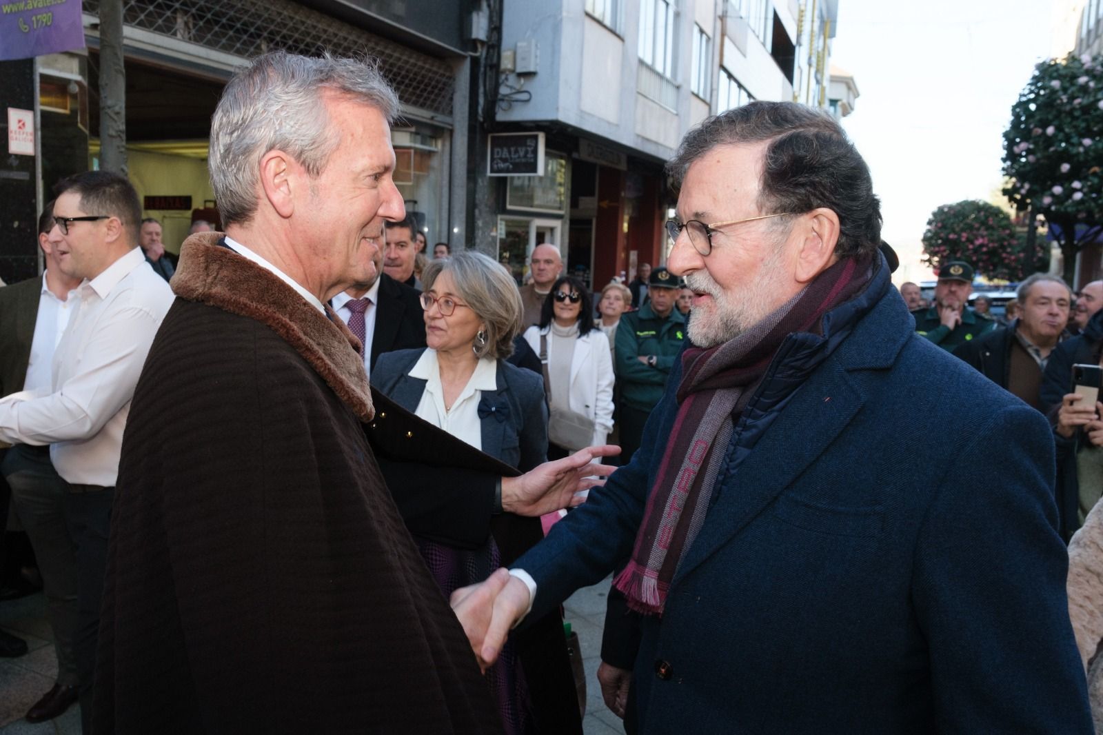 Rueda saluda al expresidente del Gobierno, Mariano Rajoy / CEDIDA