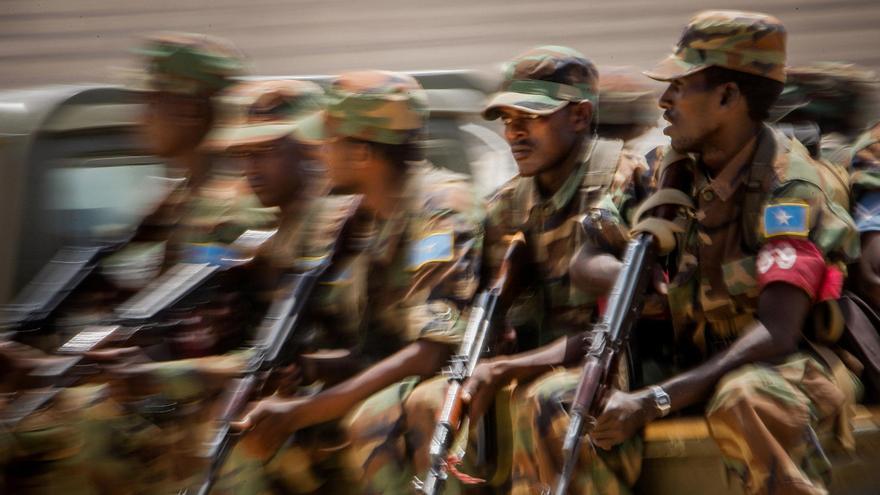 Miembros del Ejército de Somalia, en la capital del país, Mogadiscio.