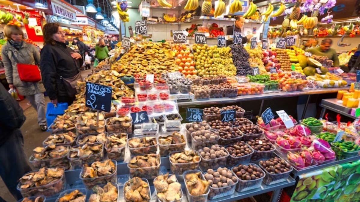 El Mercado de Sant Josep, también conocido popularmente como "La Boquería", está situado en el corazón de Barcelona ciudad en La Rambla