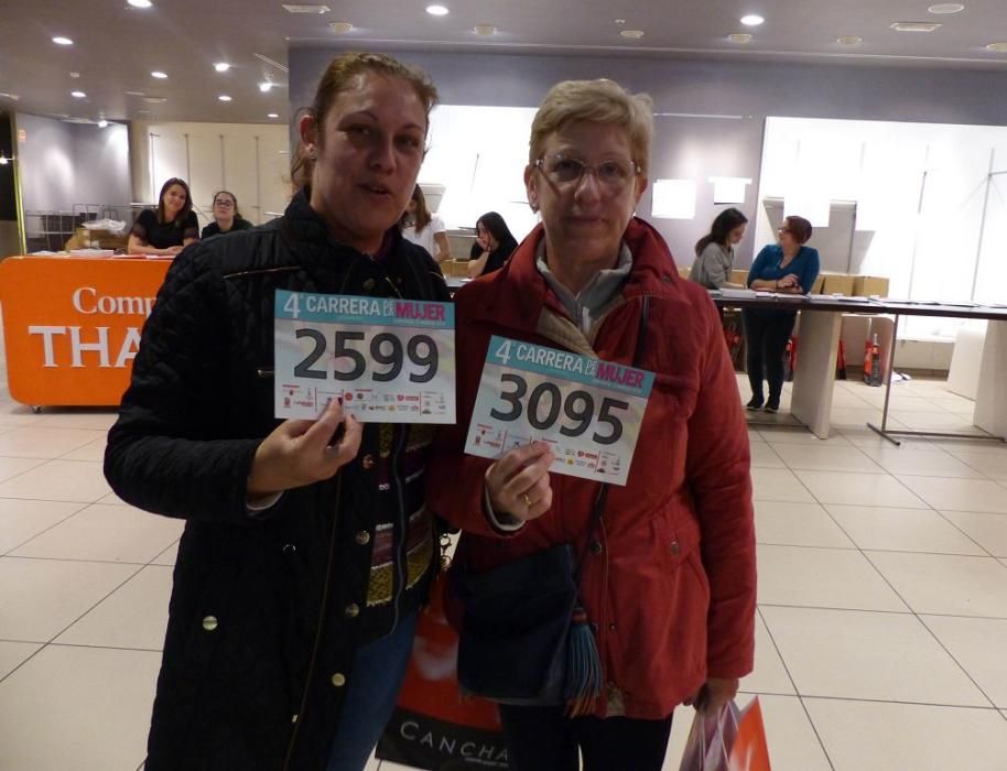 Recogida de dorsales en el Thader para la IV Carrera de la Mujer (Tarde)