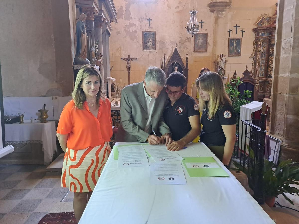 Momento de la firma del acuerdo de colaboración