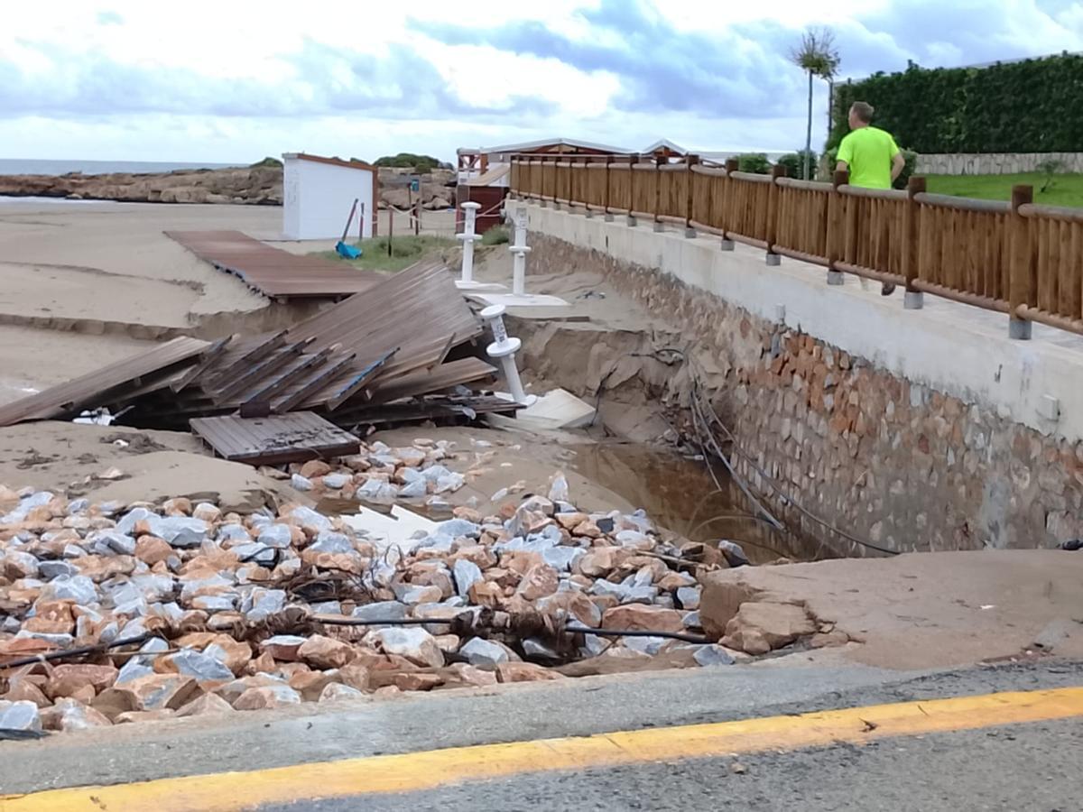 Destrozos provocados por la dana Alice a su paso por la costa de Orihuela