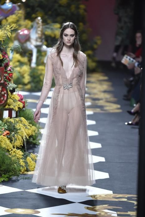 Jorge Vázquez, Otoño-Invierno 2017/2018: vestidos con transparencias