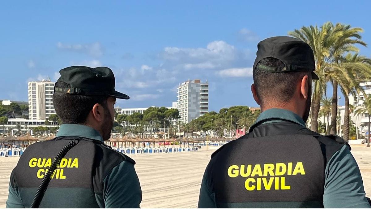 Detienen a una pareja de carteristas en Calvià por numerosos robos de tarjetas y hacer cargos fraudulentos con ellas