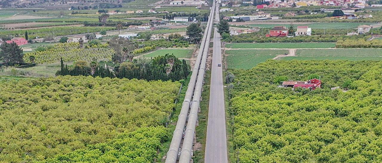 Infraestructura del Tajo-Segura a su paso por la Vega Baja. | TONY SEVILLA