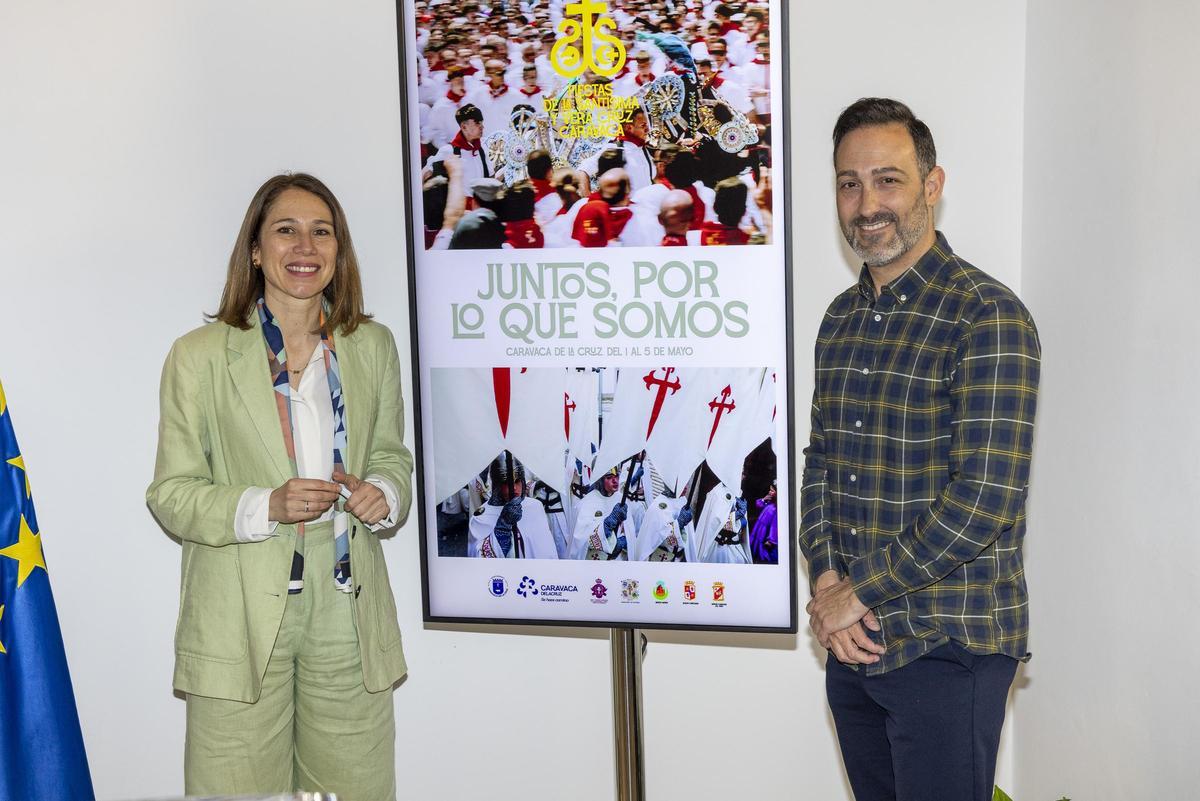 La concejal de Turismo, Ana Belén Martínez, junto al edil de Festejos, Joaquín Zaplana
