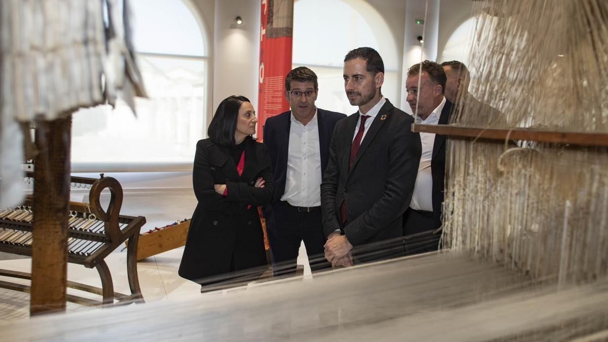 Rebeca Torró, Jorge Rodríguez y Carlos F. Bielsa, en Ontinyent.