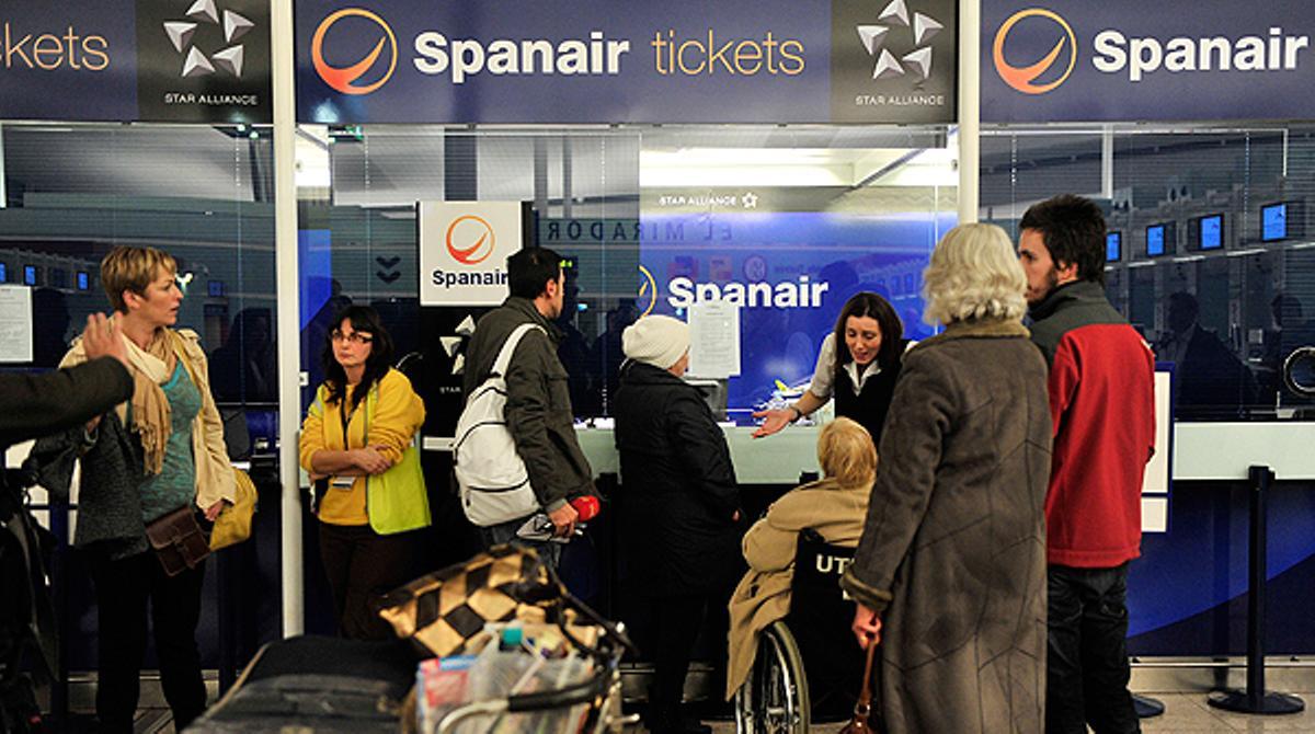 La notícia del tancament de Spanair cau com una bomba sobre els passatgers.