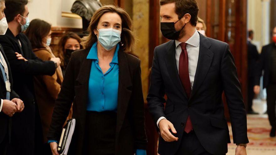 Pablo Casado y Cuca Gamarra en el Congreso.