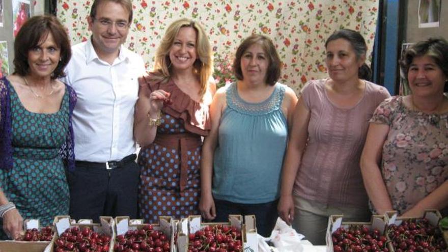 Remedios Martel, José María Ruiz y Trinidad Jiménez.