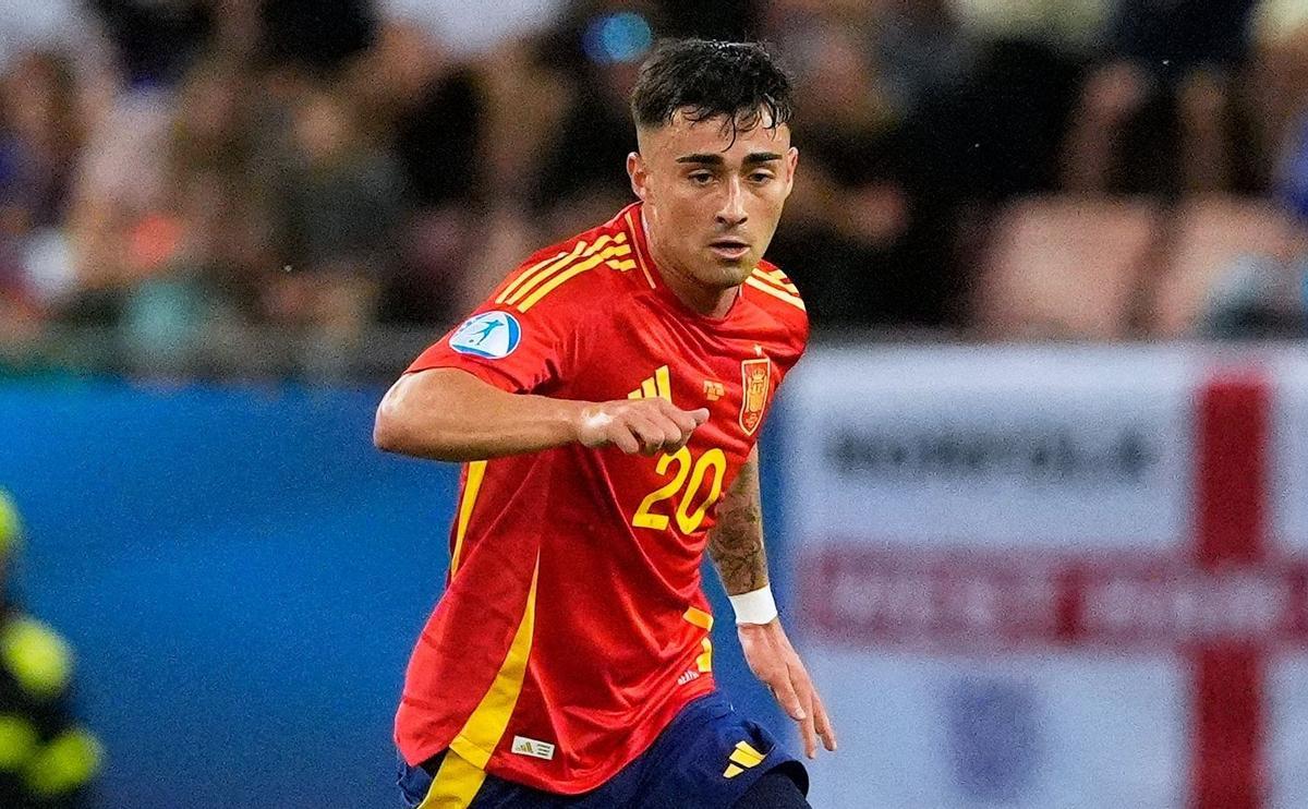 Alberto Moleiro ha jugado en categorías inferiores con España, la sub-19 (8 partidos y 1 gol) y la sub-21 (14 encuentros).