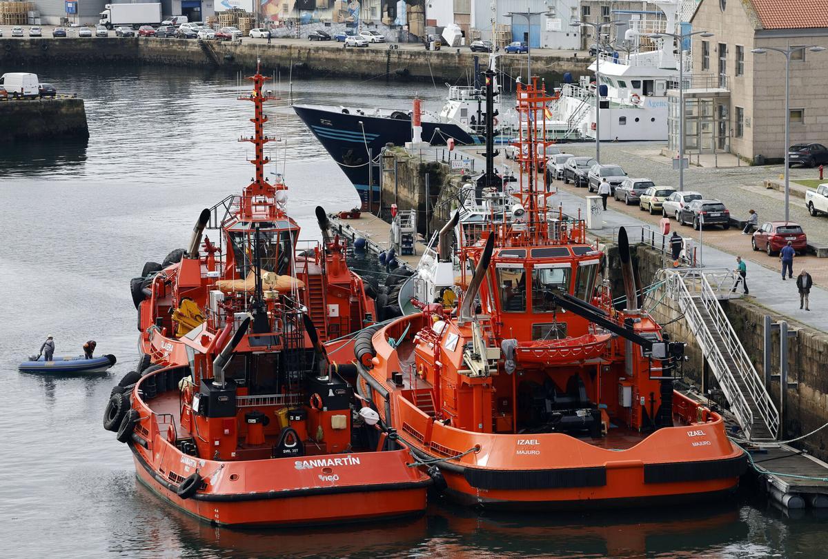 Remolcadores de la empresa Remolcanosa atracados en la dársena de Portocultura, en el Puerto de Vigo. En imagen, de izquierda a derecha y de arriba abajo, el Talavera, el Helechosa, el Sanmartín y el Izael, nueva adquisición de dicha compañía. BARCOS. BUQUES
