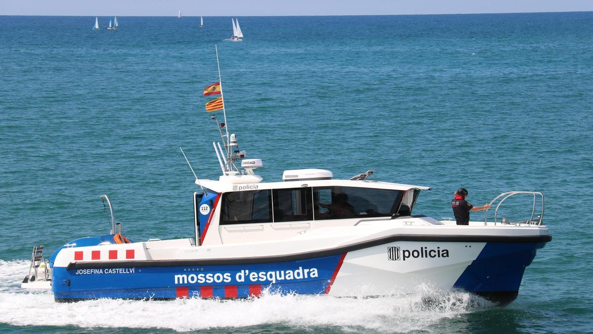 L'embarcació Josefina Castellví dels Mossos d'Esquadra, durant la presentació de la consolidació de la Unitat de Policia Marítima del cos