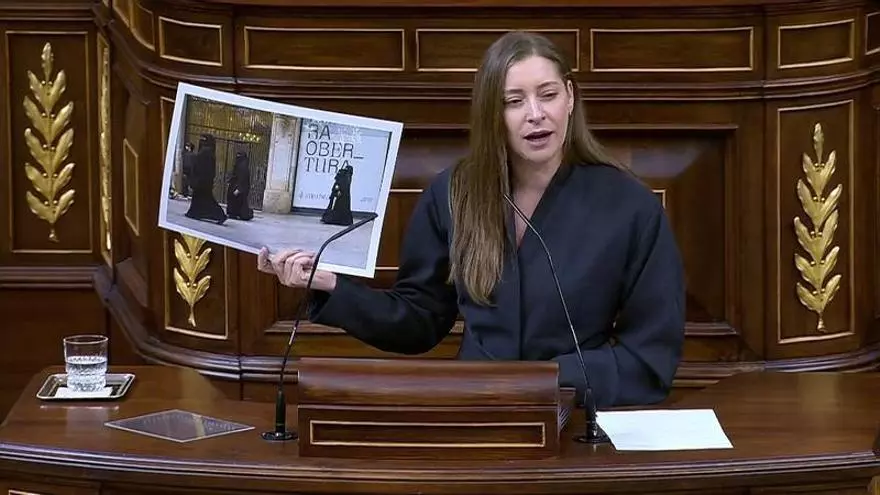 Ester Muñoz: "Hoy no debatimos sobre una prenda, debatimos sobre un principio moral”