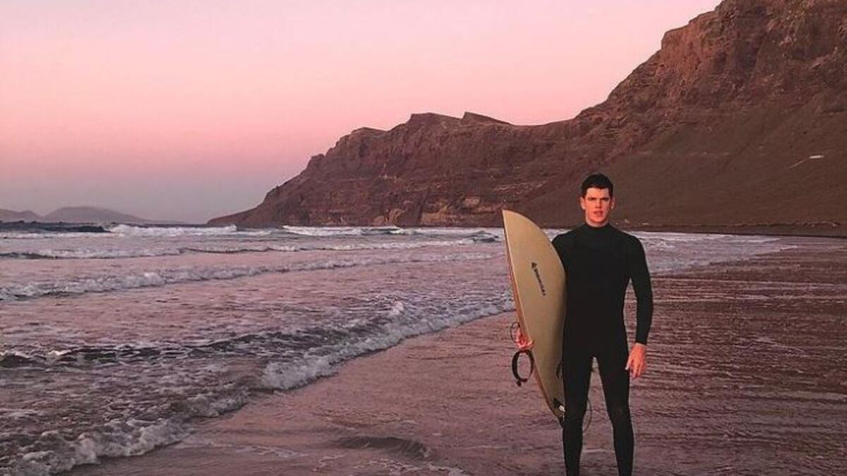 Miguel Bernardeu en una de sus visitas anteriores a Famara.