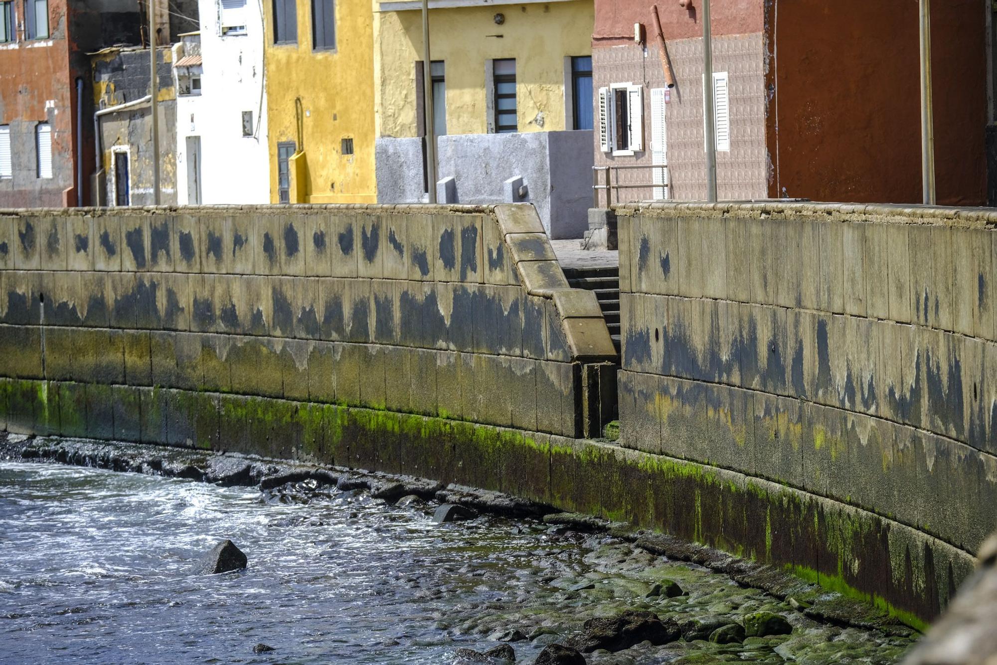 Los vecinos se quejan del pésimo estado del paseo del barrio de San Cristóbal