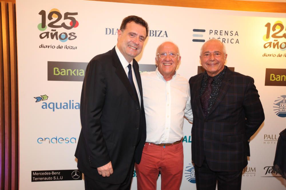 Lluís Ballber, Pepe Guasch (propietario de Gráficas Pitiusas) y Juan Suárez.