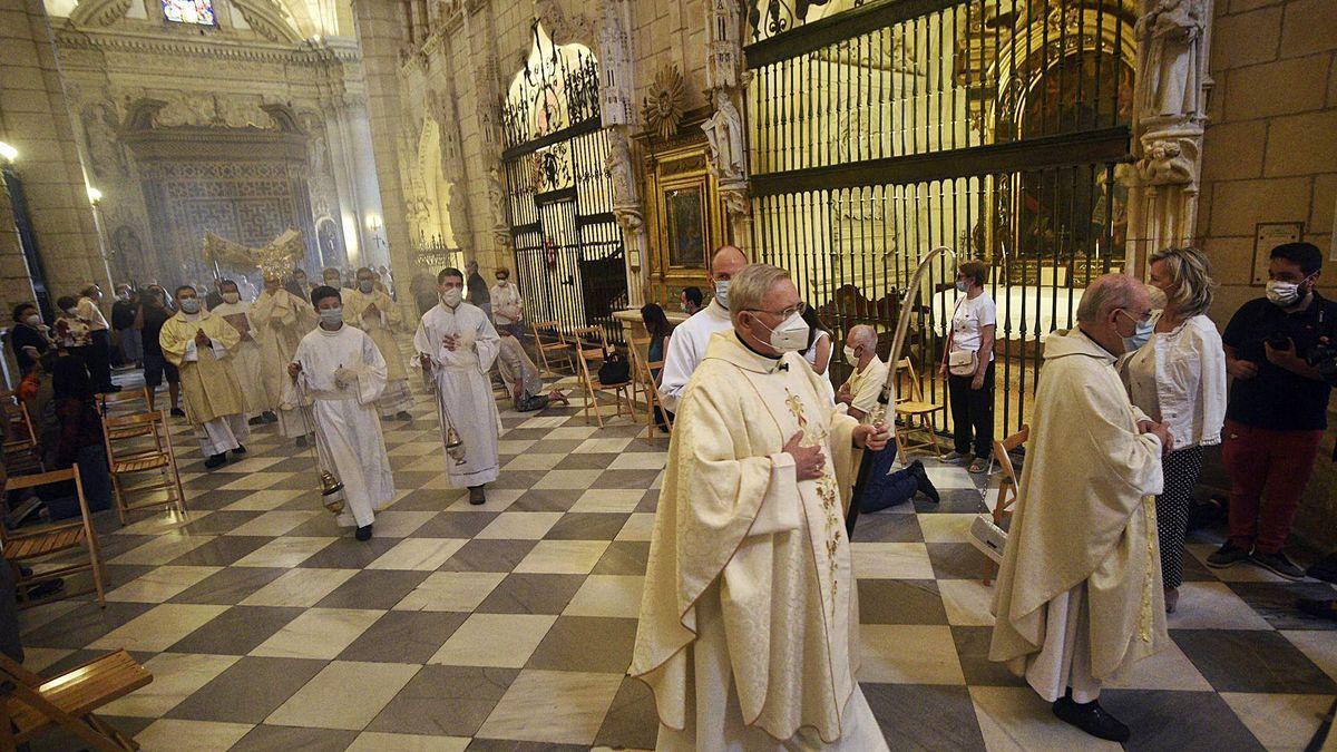 La cúpula de l’Església de Múrcia es va vacunar fent-se passar per capellans