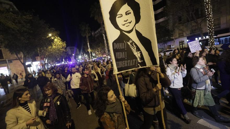 Más de un millar de personas marchan en Palma contra «el terrorismo machista»
