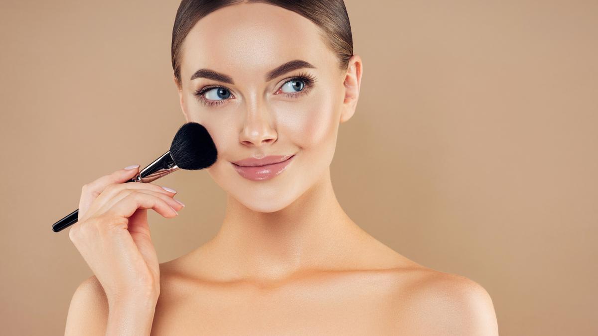 Los 7 errores más comunes que cometemos al maquillarnos y nos hacen parecer mayor