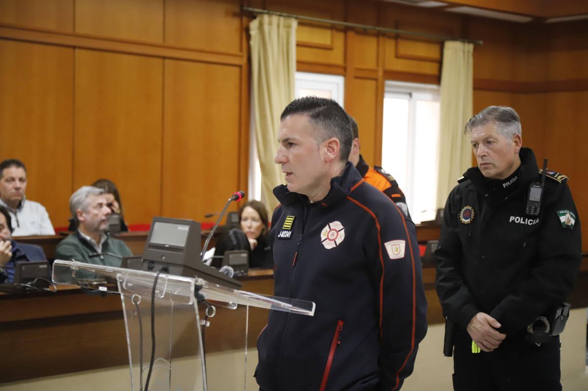 A.J.González Córdoba RP José Maria Bellido con el dispositivo que ha trabajado en la tragedia accidente Ferroviario de Adamuz