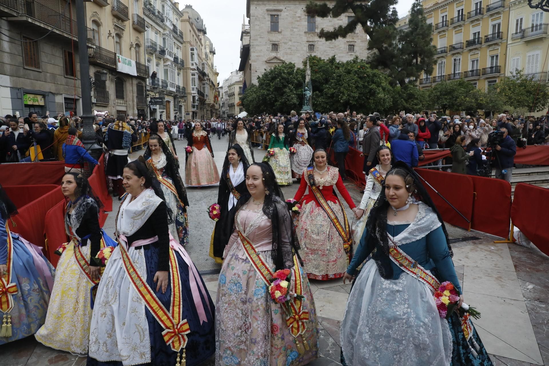 Búscate en el primer día de Ofrenda por la calle Quart (entre las 115.30 y las 17.00 horas)
