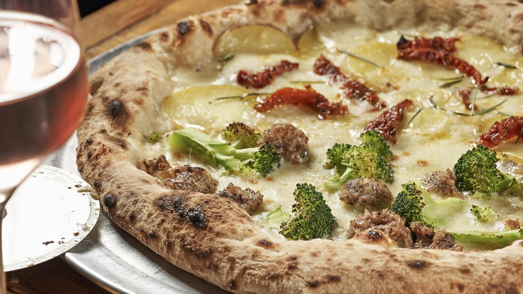 La pizza 'Due Stagioni' de Infraganti Pizza Bar (Alicante).