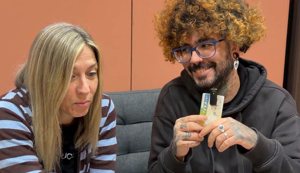Fayna Bethencourt y Ezequiel García durante la entrevista con La Provincia