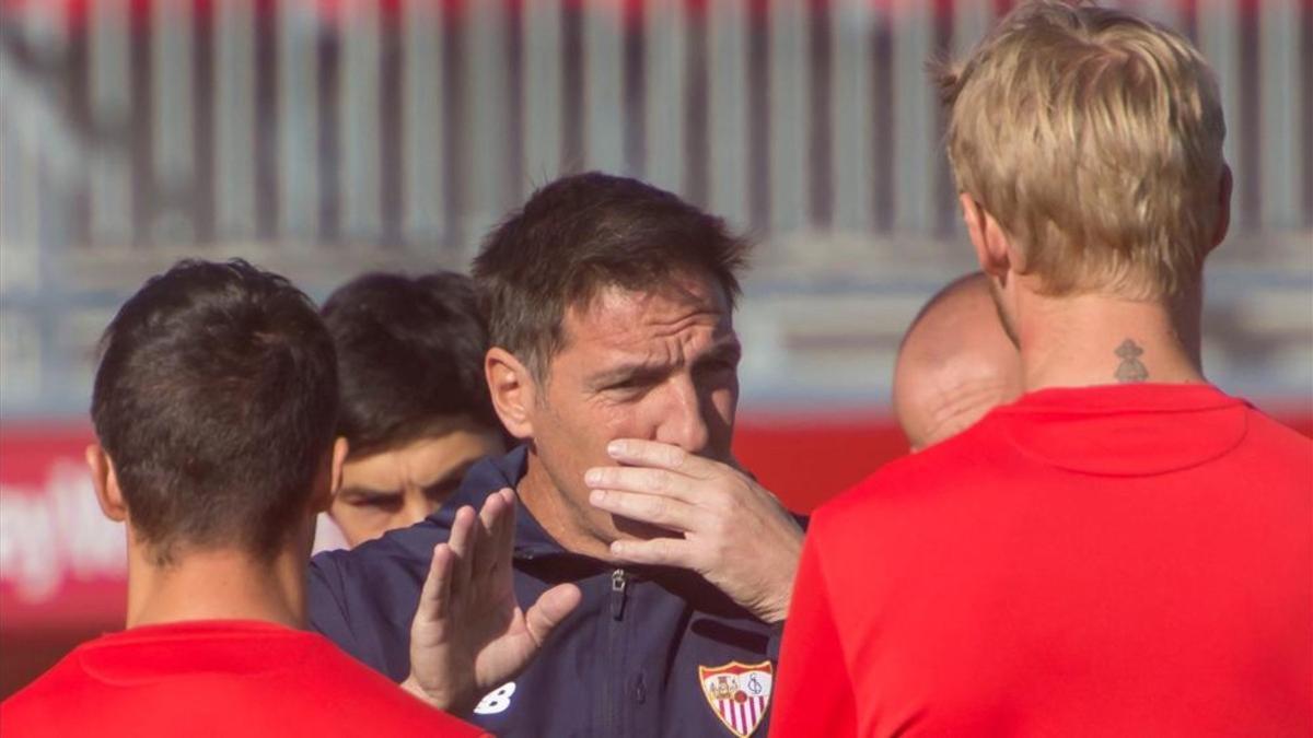 Berizzo recibió todo el apoyo del plantel sevillista