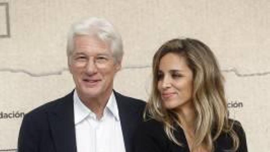 El actor Richard Gere y su pareja Alejandra Silva.