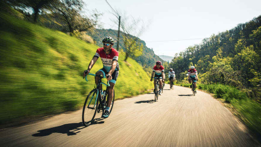 Los practicantes de los deportes en bicicleta tienen en Tineo las más interesantes propuestas dentro del Paraíso Natural y en rutas acondicionadas y señalizadas.