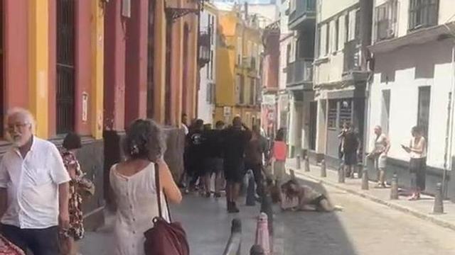Vídeo | Pelea en los Corralones de la calle Castelar
