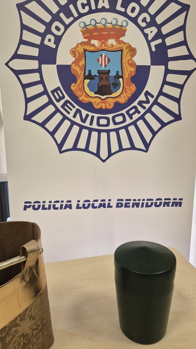 La familia dejó la urna de cenizas en un súper de Benidorm porque estaba haciendo obras en casa