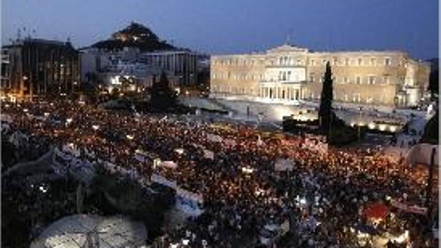 Multitudinària concentració als voltants del Parlament grec.