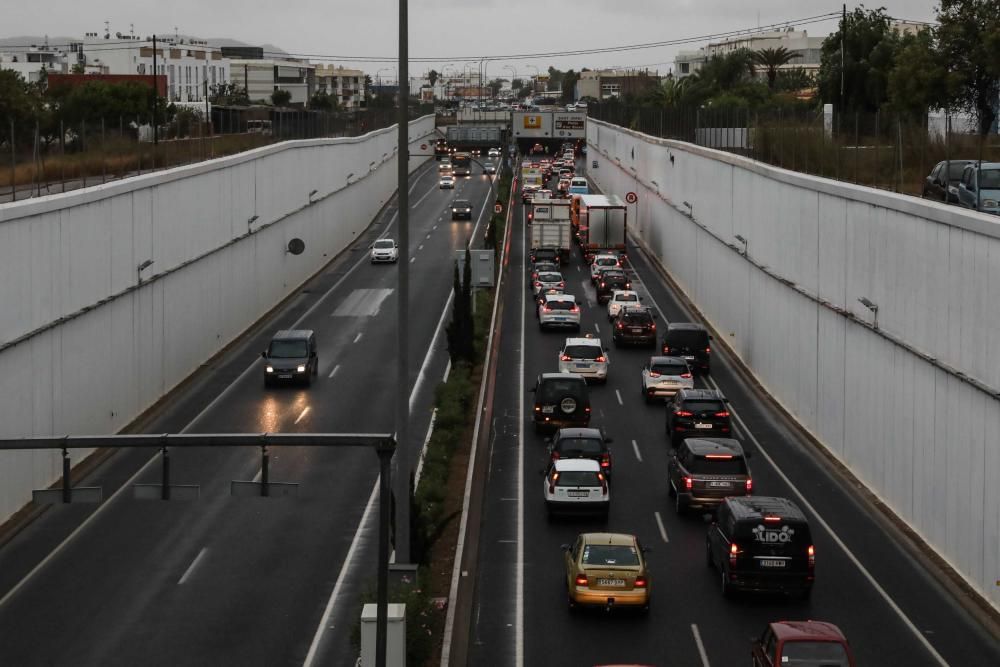 La tormenta ha complicado la movilidad dentro de la isla