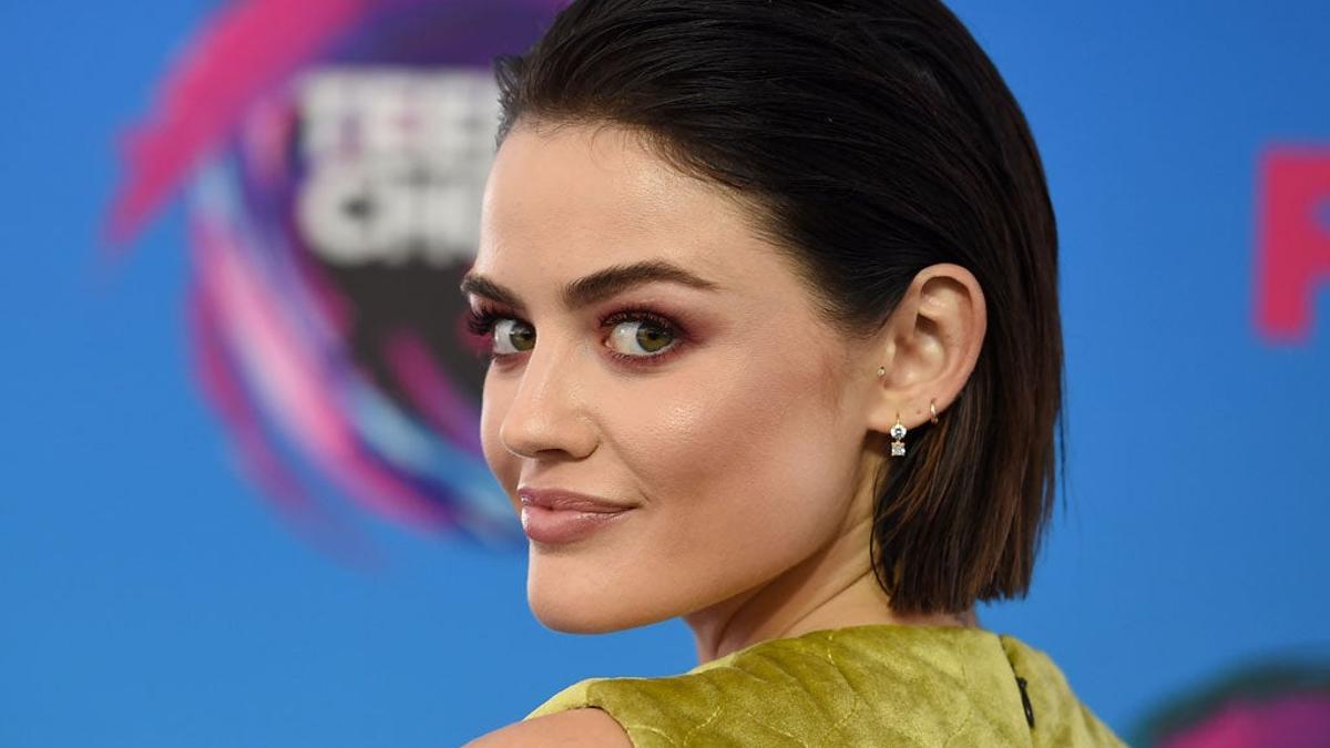 copia-la-sombra-burgundy-de-lucy-hale