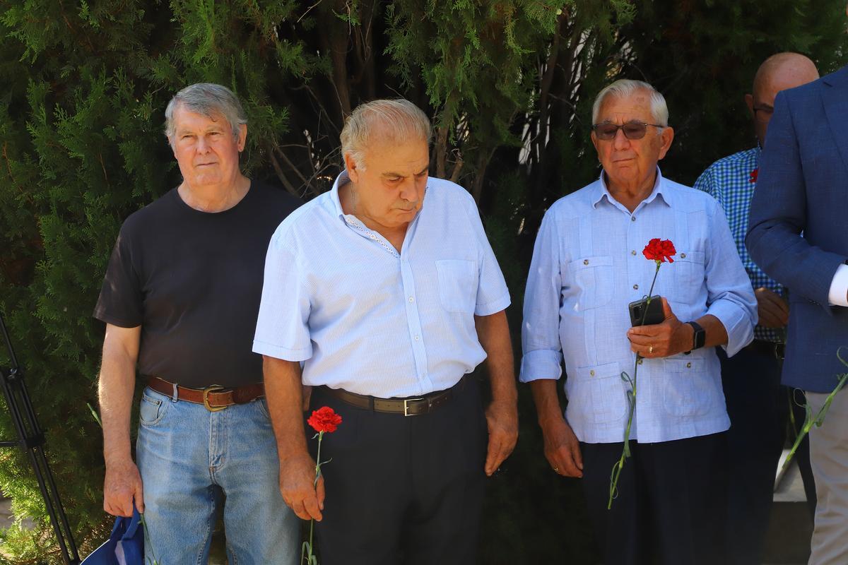 Ofrenda floral en el 75 aniversario de la muerte de Manolete