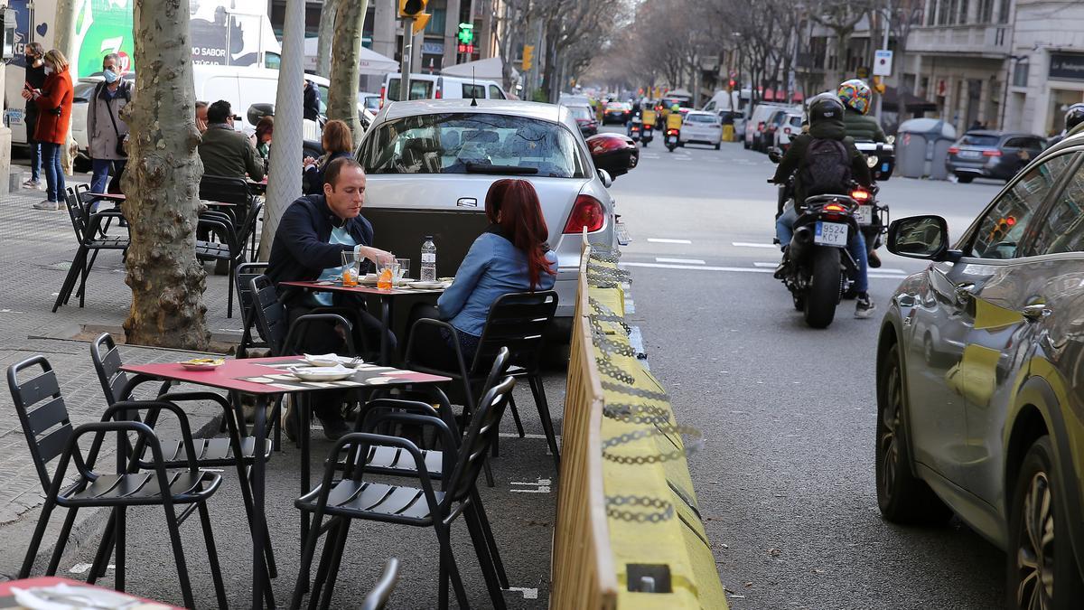 El Defensor del Poble arxiva la queixa d’un grup moter contra els blocs de ciment a Barcelona