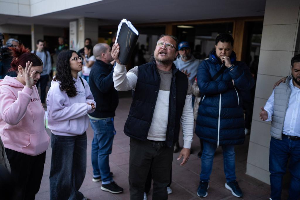 Rezos evangélicos el 26 de marzo de 2026, momentos antes de la eutanasia de  Noelia