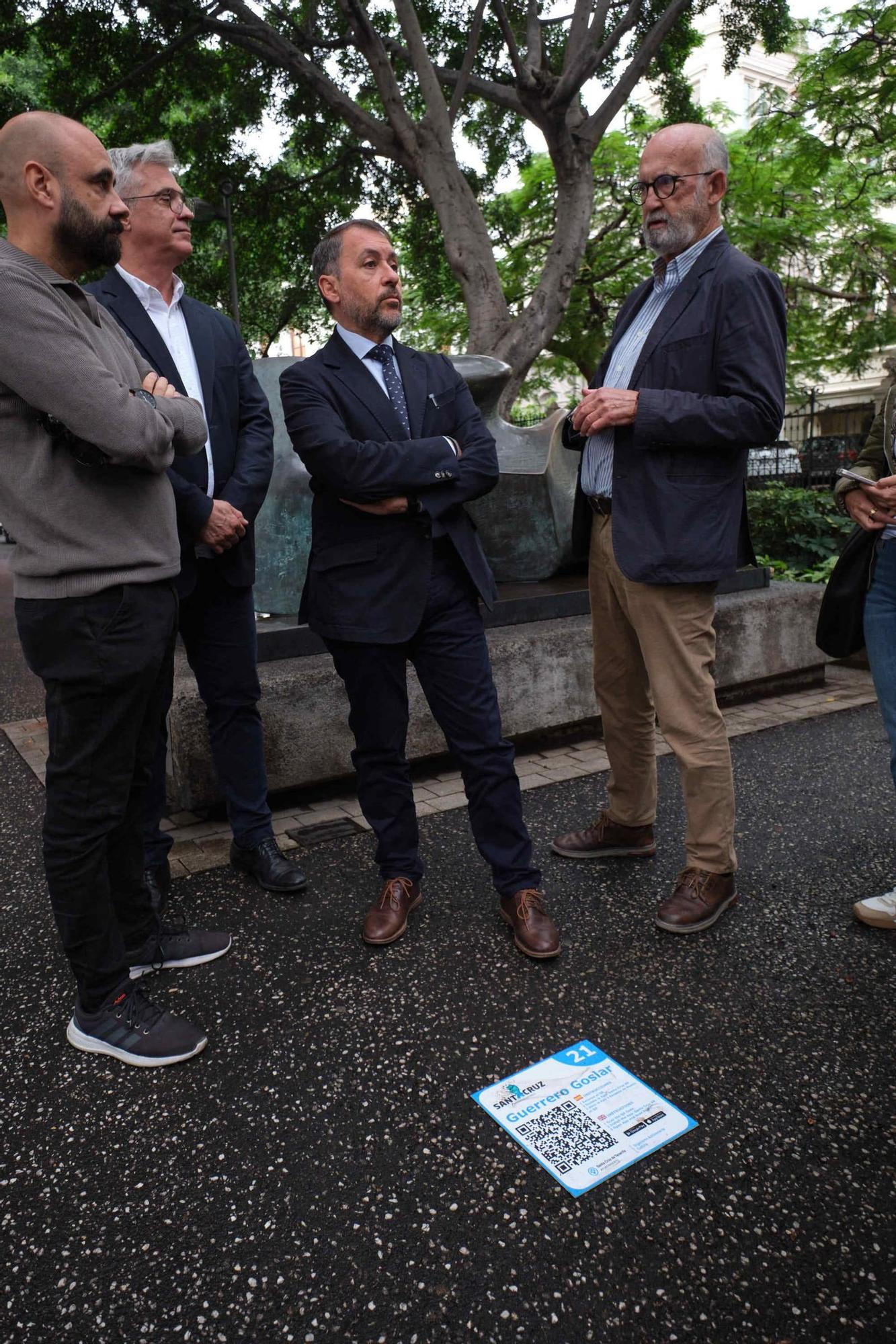 Presentación de la identificación de las esculturas en la calle