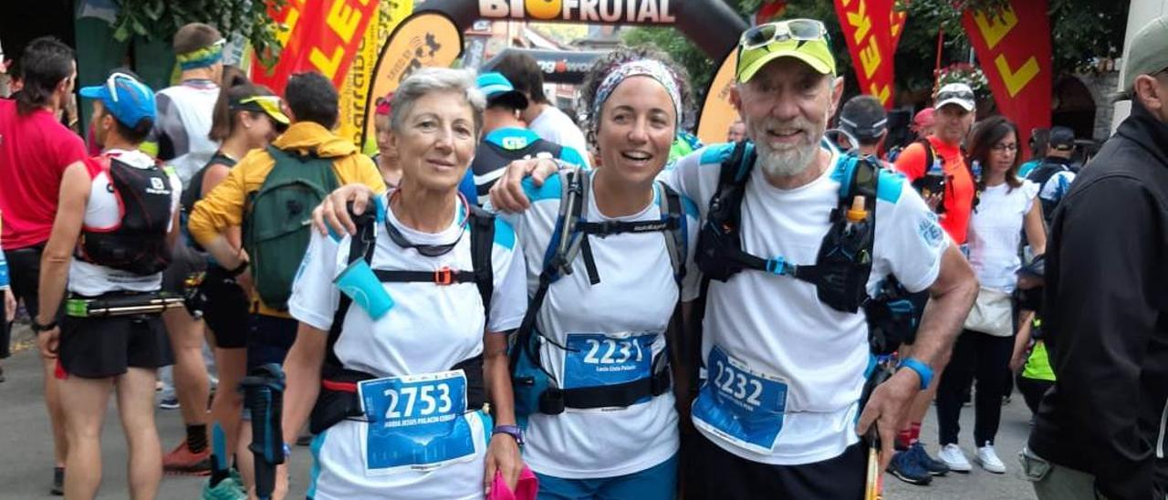 María Jesús, con su hija Lucía y su marido Ignacio, en 2019.