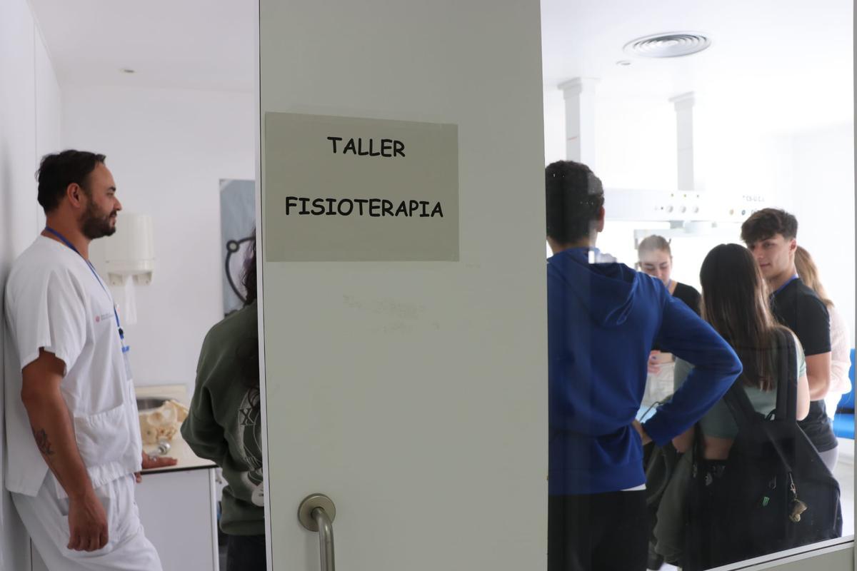 Descubre las imágenes de la excursión de Bachillerato al hospital Can Misses