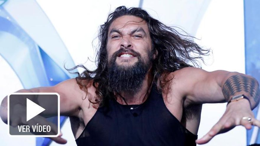 Así lidera Jason Momoa una Haka improvisada en la alfombra roja de &#039;Aquaman&#039;