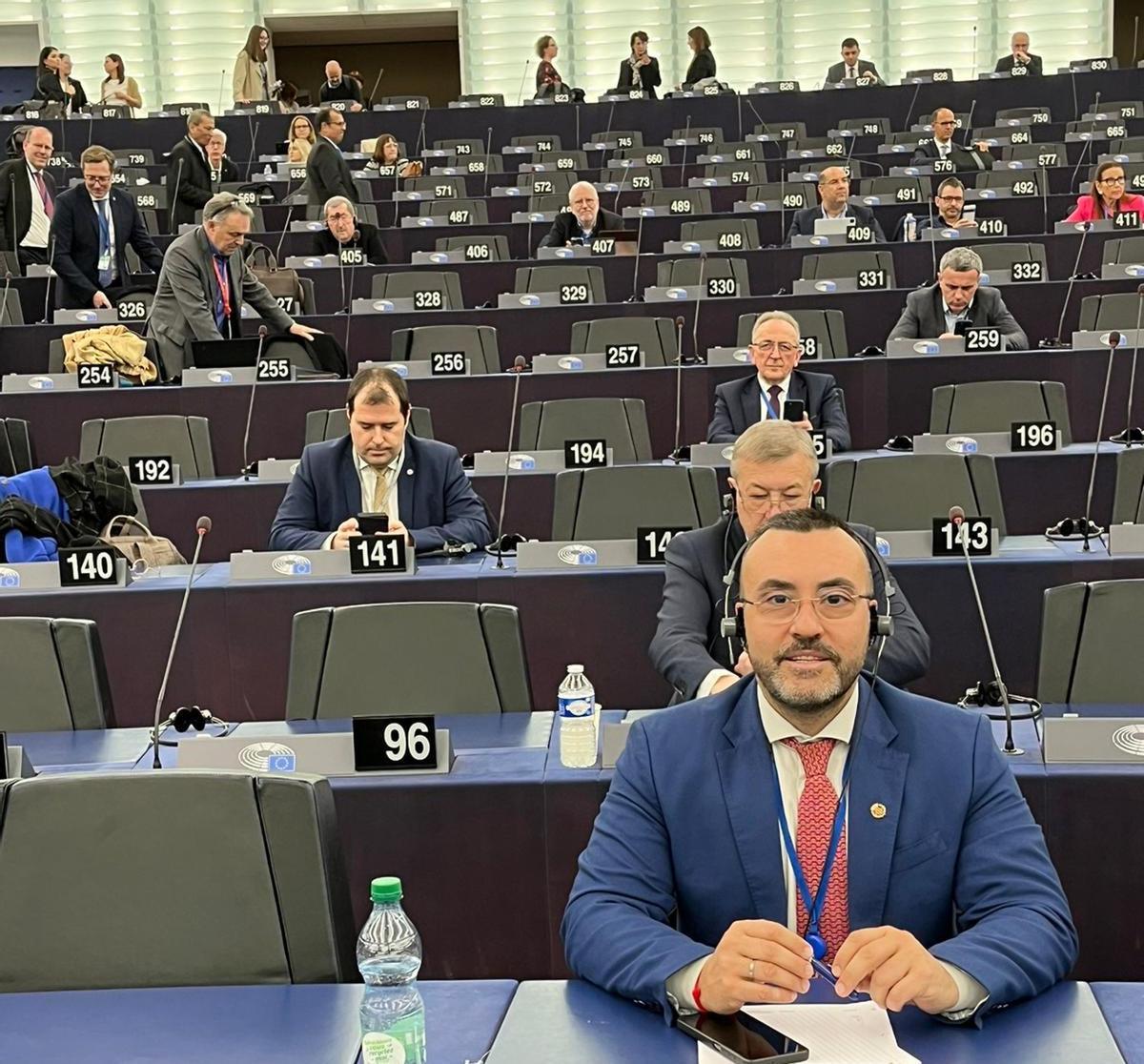 El alcalde Benlloch participa en la asamblea de los representantes de municipios y regiones de Europa en Estrasburgo.