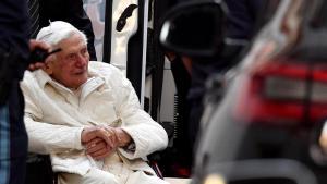 ¿Cuándo renunció el Papa Benedicto XVI?